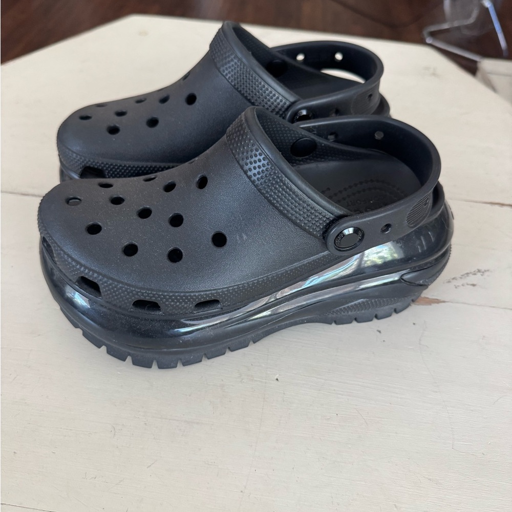 CROCS Black Elevated Clogs